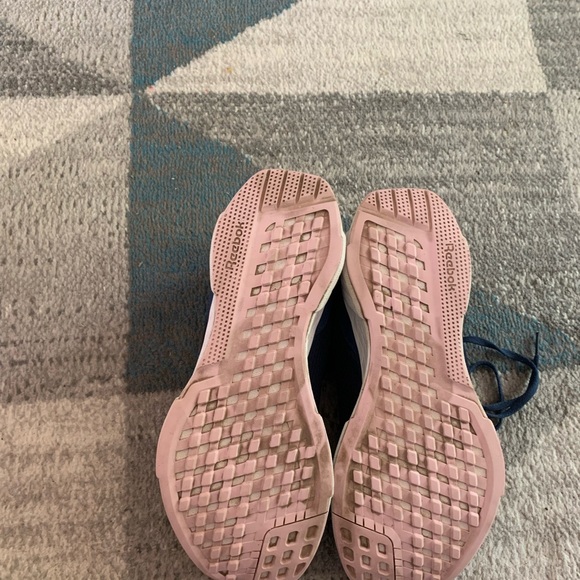 Women’s Reebok running shoes size 10 style GZ3990. - Picture 4 of 4